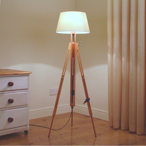 Floor lamp with natural beech