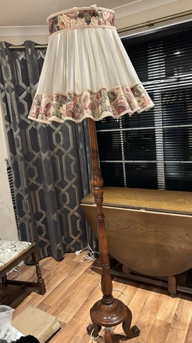 Vintage wooden standard - wooden, floor