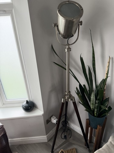 Height adjustable studio - height,